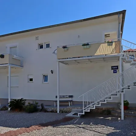 With A Parking Space - 21509 Novi Vinodolski