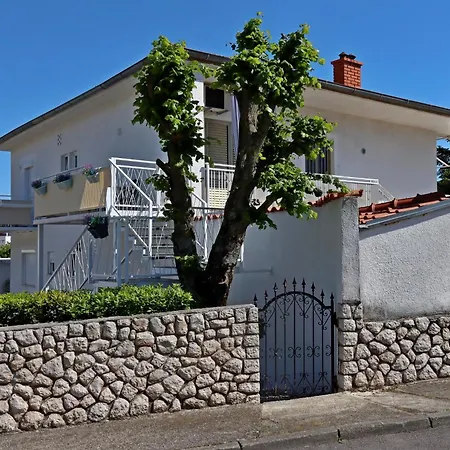 With A Parking Space - 21509 Penzion