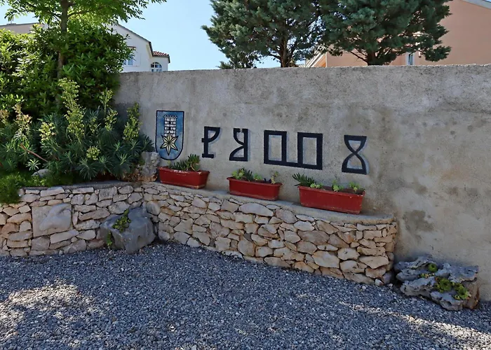 With A Parking Space - 21509 Novi Vinodolski